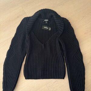 Express Women's Black V-Neck Sweater